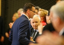Prezes partii Jarosław Kaczyński i premier Mateusz Morawiecki podczas konwencji regionalnej PiS.