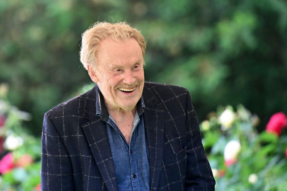 na zdjęciu: Aktor Daniel Olbrychski czyta poezję Jana Kochanowskiego podczas „V Małego Festiwalu Poezji w Imieniny Pana Jana” w Muzeum Jana Kochanowskiego w Czarnolesie, fot. PAP/Piotr Polak