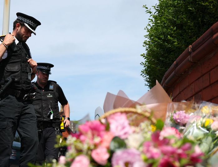 Ostre zamieszki w brytyjskim mieście. Nastolatek zaszlachtował tam trzy dziewczynki