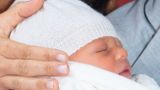 Pierwsze zdjęcie nowonarodzonego royal baby. Fot. PAP/EPA/Domic Lipinski/PA