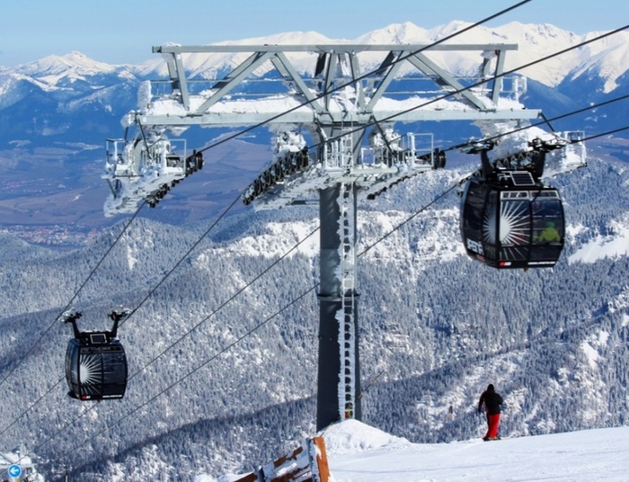 Gdzie na narty w dobie czwartej fali? Zasady wyjazdów zagranicznych na święta
