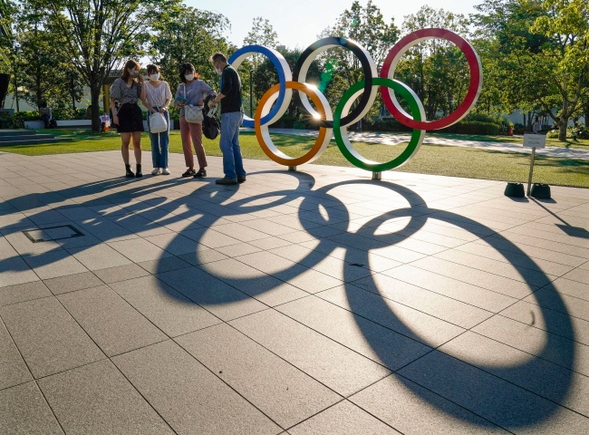 Co z Olimpiadą w Tokio? Fot. PAP/EPA/KIMIMASA MAYAMA