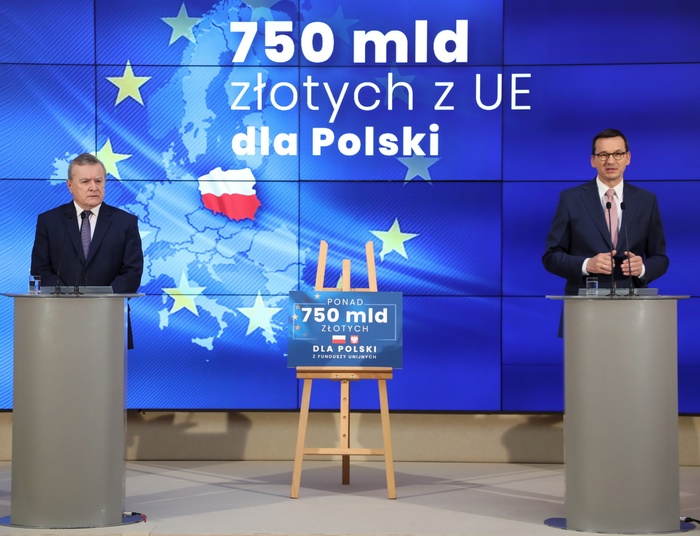 Szczyt UE. Zamieszanie ws. zapisu o praworządności. Politycy PiS: Nie ma powiązania