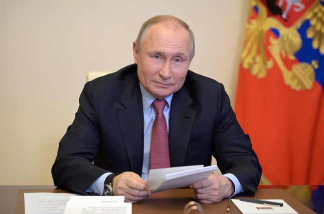 Prezydent Rosji Władimir Putin. Fot. PAP/EPA/RUSSIA PUTIN FRENCH BUSINESMEN