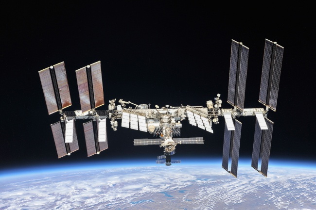 Międzynarodowa Stacja Kosmiczna (ISS). Fot. PAP/EPA/NASA HANDOUT