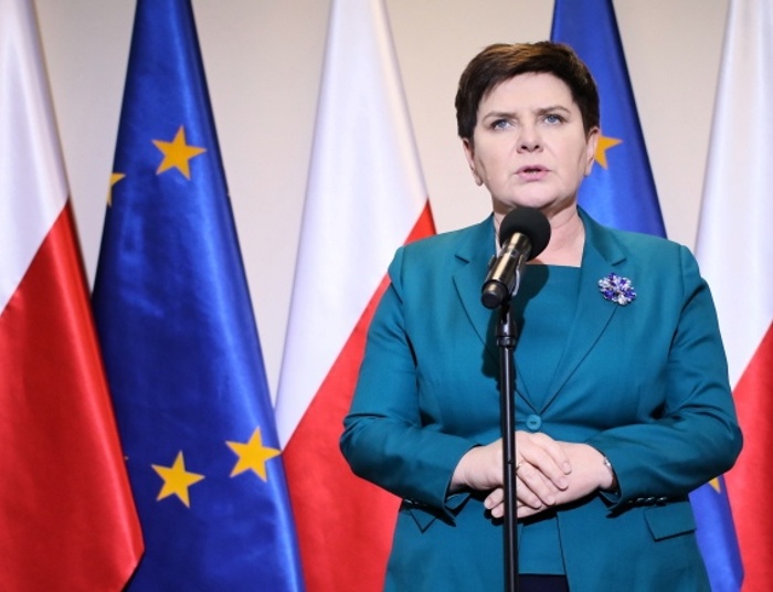 Liczbowe Fatum Beaty Szydło to 27