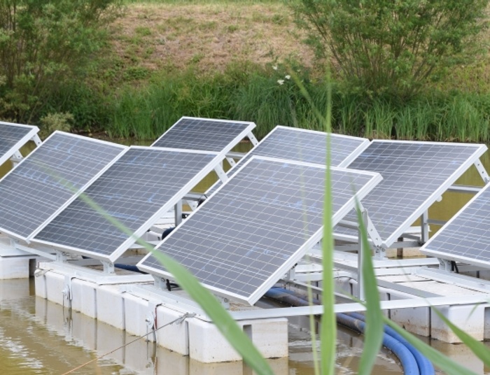 Panele fotowoltaiczne na wodzie - Energa OZE wdraża innowacyjną technologię