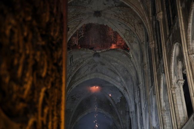 Katedra Notre Dame została zniszczona w czasie rewolucji francuskiej