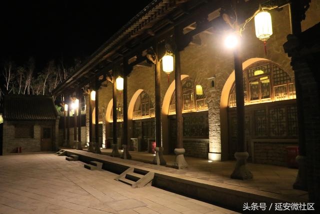 Stanica Yanchuan Wen'an nocą