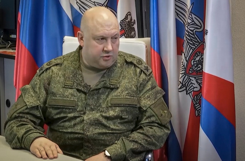 Gen. Siergiej Surowikin w wywiadzie przyznaje, że sytuacja w Chersoniu jest dla Rosji "trudna". Fot. PAP/EPA