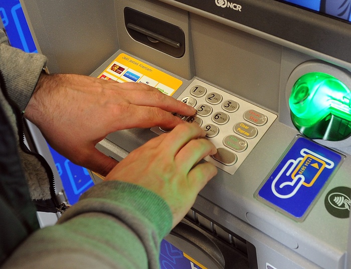 Jeden z największych banków z potężnymi problemami. Wydano instrukcje dla klientów