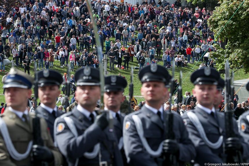 Defiladę "Silni w sojuszach" w Warszawie obserwowało ponad 100 tys. osób. Fot. Twitter/ Kancelaria Prezydenta