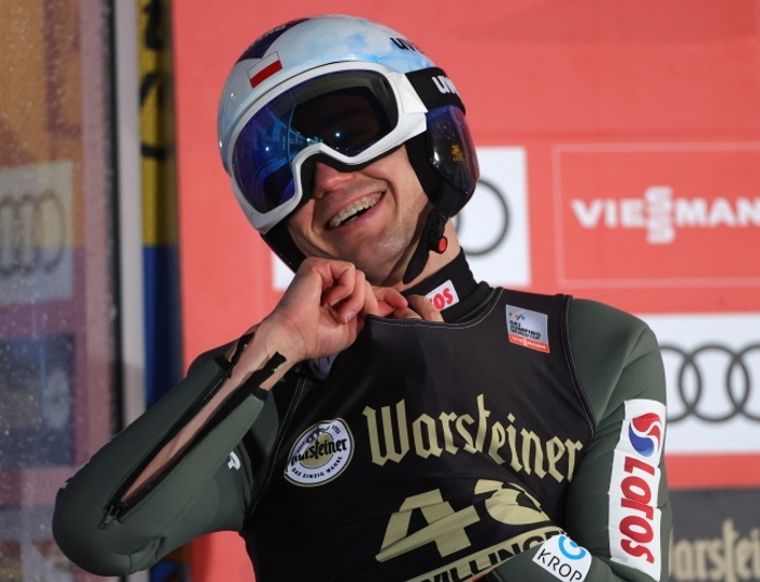 PŚ w skokach narciarskich - Kamil Stoch na podium w Willingen