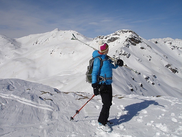 Brak przygotowania formy przed wyjazdem na narty to zwiększone ryzyko kontuzji.