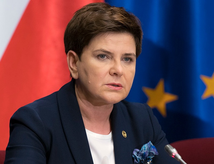 "To obrzydliwe kłamstwo". Szydło oburzona materiałem TVN o "spotkaniu z gangsterami"