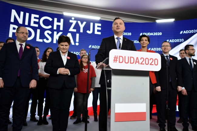 Andrzej Duda prezentuje swój sztab wyborczy. fot. PAP