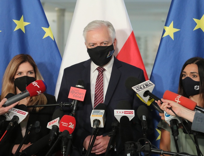 PiS składa projekt ustawy uderzającej w TVN. Gowin: Nie poprzemy ograniczania mediów