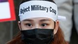 Protesty w Birmie przeciw puczowi wojskowemu. Fot. PAP/EPA/NYEIN CHAN NAING