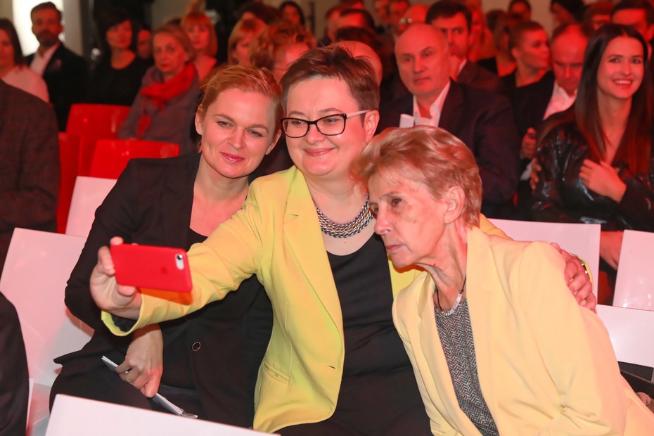 Posłanki Barbara Nowacka, Katarzyna Lubnauer  i Iwona Ślesińska-Katarasińska. fot. PAP