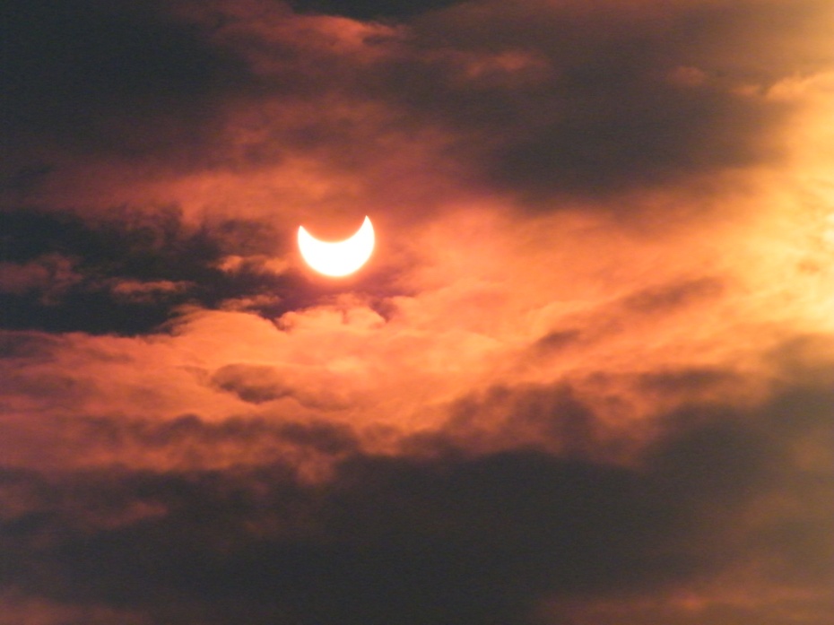 We wtorek w całej Polsce zaobserwować będzie można częściowe zaćmienie Słońca. (fot. Flickr)