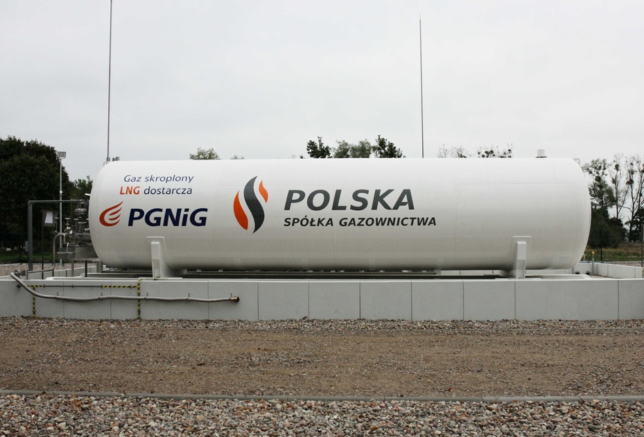 Zbiornik na LNG w Dobiegniewie w woj. lubuskim. Fot. PAP