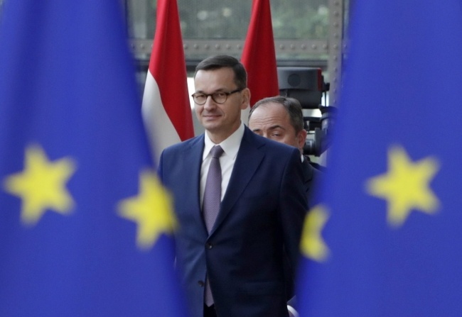 Premier Mateusz Morawiecki na szczycie w Brukseli, fot. PAP/EPA/ARIS OIKONOMOU