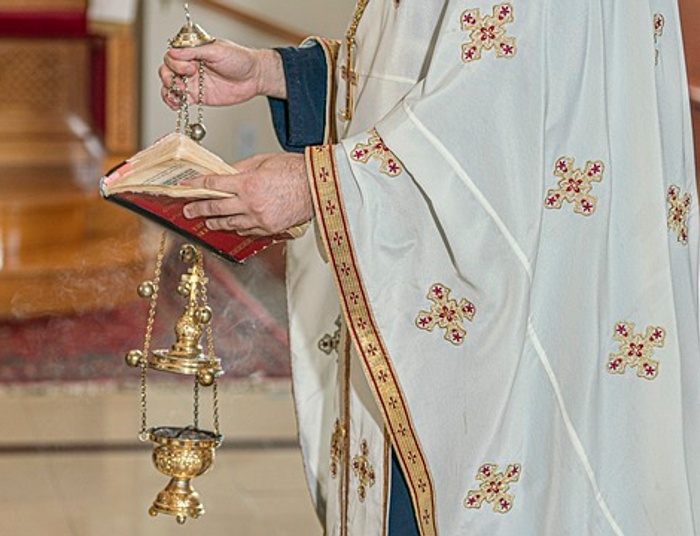 Nastolatek pobił 80-letniego księdza. Rozpoznał w nim seksualnego drapieżcę