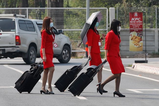 Stewardessy, koronawirus, Tajlandia