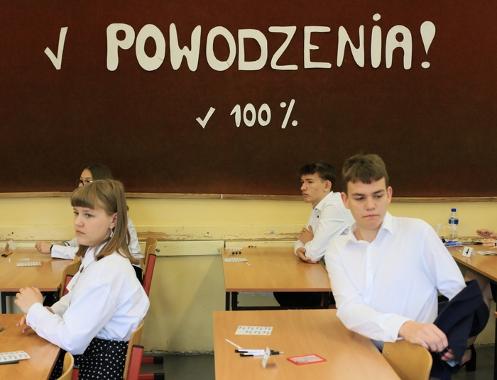 Egzamin ósmoklasisty zdają tysiące Ukraińców. Życzenia od ministra Czarnka