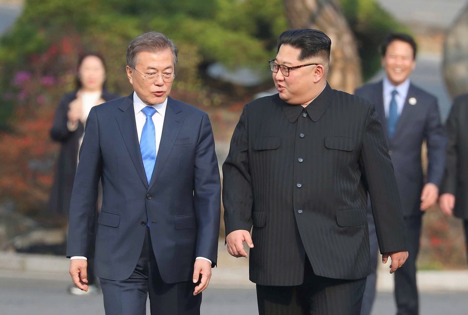 Prezydenci Korei Południowej i Korei Północnej. Fot. PAP/EPA