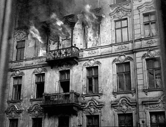 Planty 7/9, pl. Muranowski7/9, magia liczb