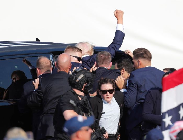 Świat się go obawiał. Teraz drży o zdrowie Trumpa