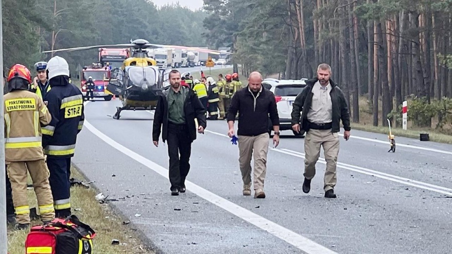 Jacek Siewiera pomagał ratować rannych w wypadku. Fot. Twitter/Katarzyna Pawlak-Mucha