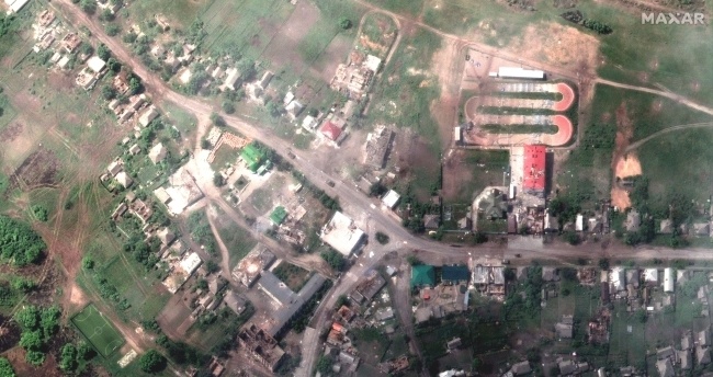 Satelitarne zdjęcie zniszczonego Łymania, fot.  	PAP/EPA/MAXAR TECHNOLOGIES