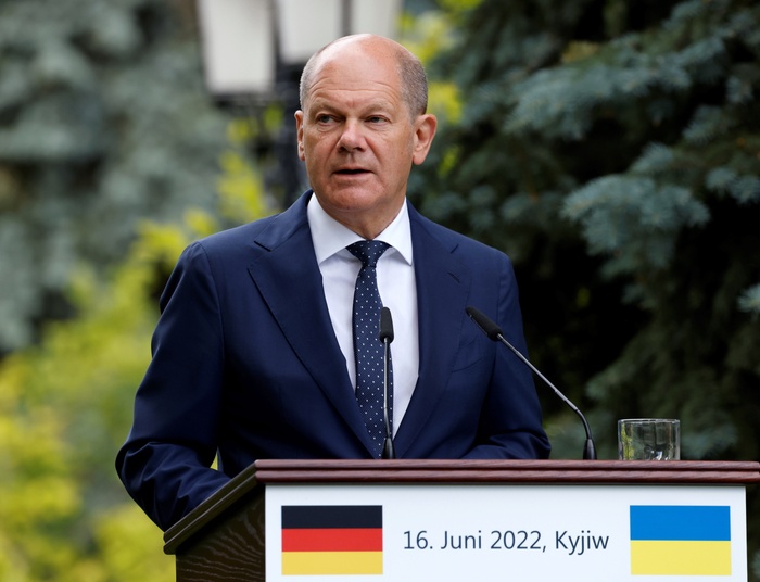 „Kanclerz Niemiec zrobi wiele, by Putin wygrał. Ma jednak duży problem we własnym kraju”