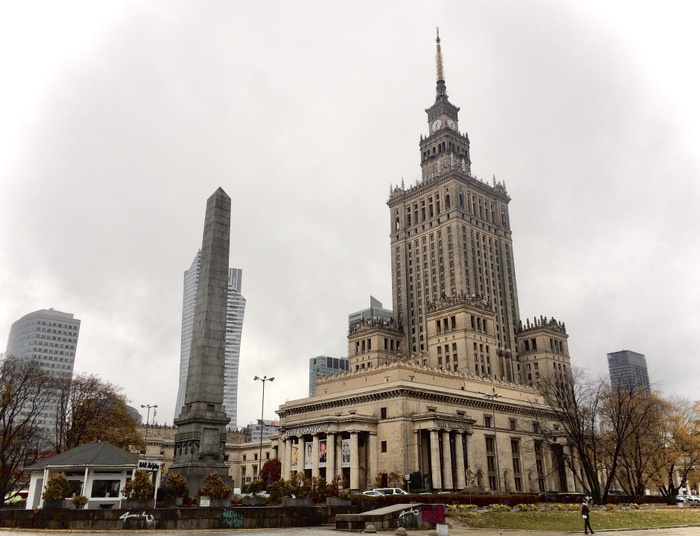 "Pałacu Kultury nie należy burzyć, ale należy go szybko rozebrać" [ROZMOWA]