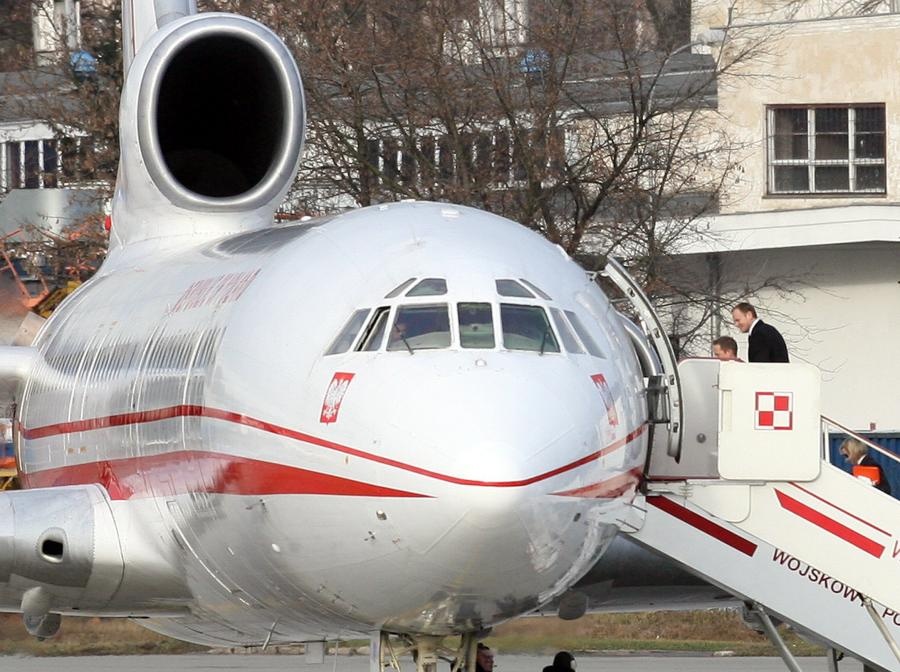 Samolot prezydencki Tu-154, który rozbił się w katastrofie w Smoleńsku.
Fot. PAP/Radek Pietruszka http://forsal.pl