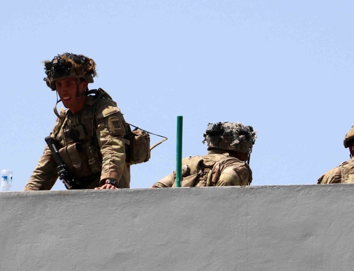 Brytyjczycy się nie poddają. "Ewakuacja z Kabulu będzie kontynuowana mimo ataku"