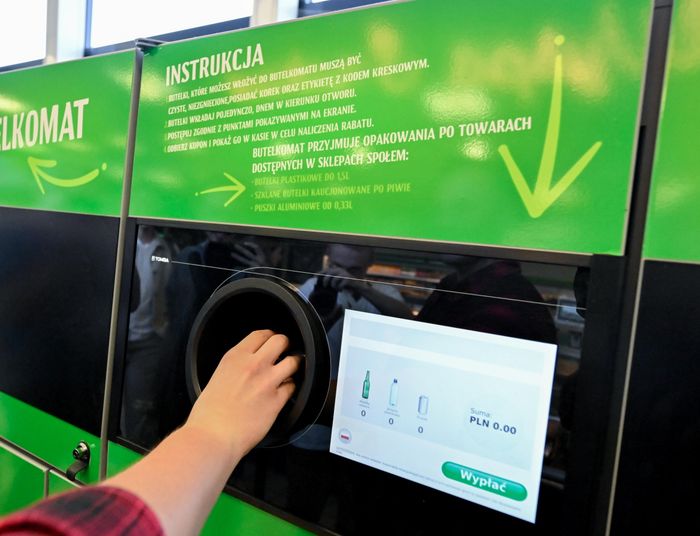 Według rządu to "antypolskie cwaniactwo". Kolejna firma omija system kaucyjny