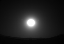 Słońce nad Marsem. Fot. PAP/EPA/NASA/JPL-Caltech HANDOUT