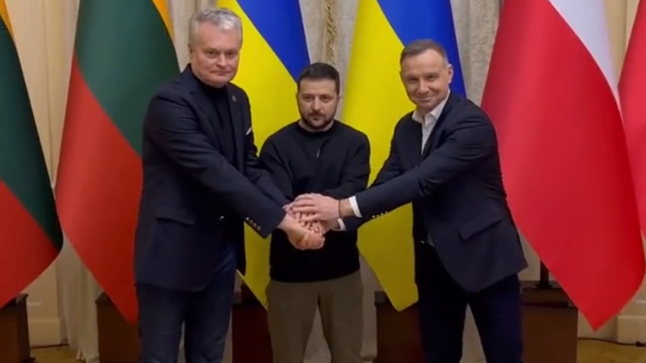 Prezydenci Litwy, Ukrainy i Polski podczas spotkania we Lwowie. (fot. Twitter)