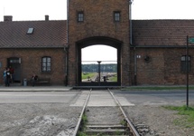 Brama Auschwitz II - Birkenau (fot.Michał Tyrpa)