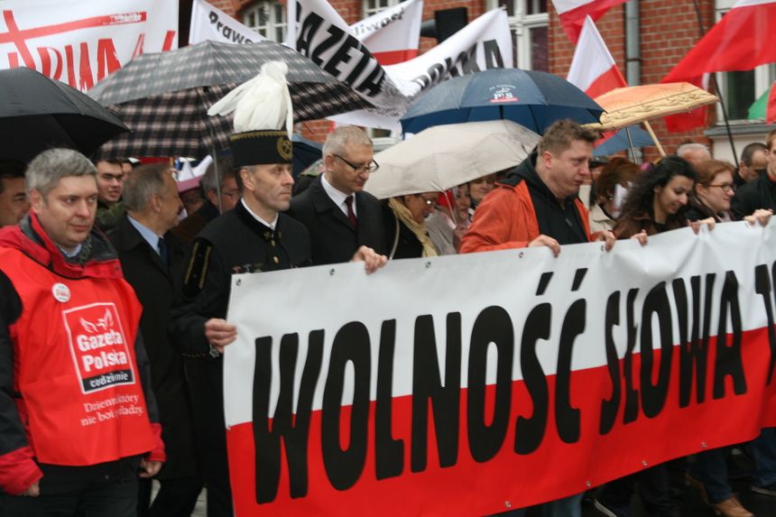 Marsz w obronie wolnych mediów w Katowicach 14.04 br.