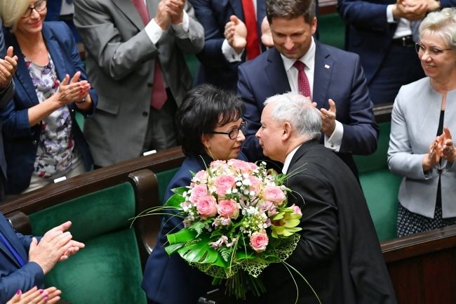 Kwiaty od prezesa PiS Jarosława Kaczyńskiego.