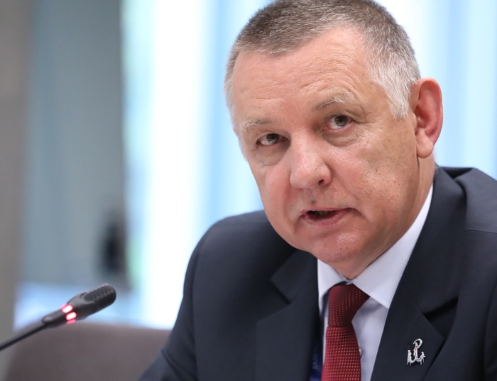 Premier i ministrowie w prokuraturze? Senator PiS: Tego nie było po 1989 roku!