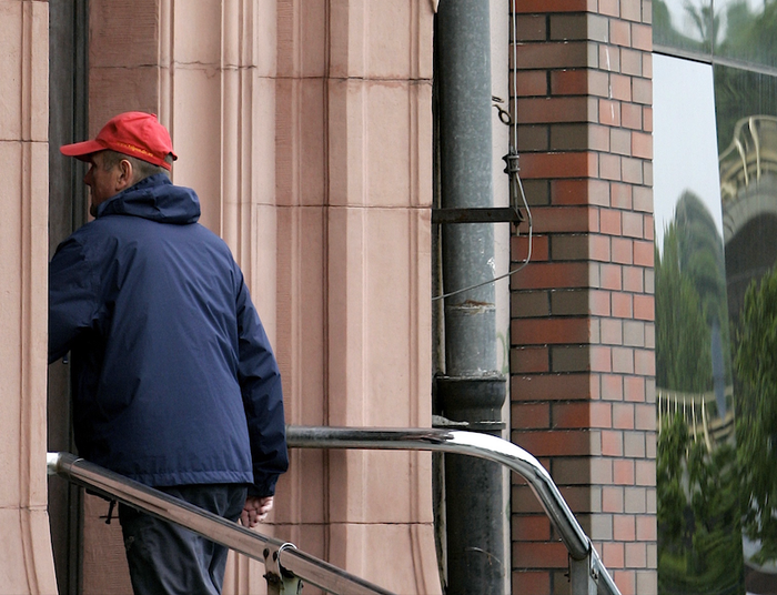 Opłaca się coraz mniej, ale Polakom to nie przeszkadza. Trwa wyścig z czasem