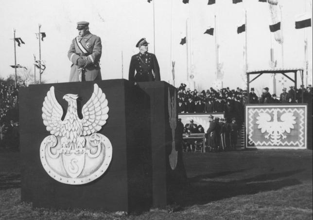 11 listopada 1934 Orzeł z roku 1934 a gdzie korona królewska?