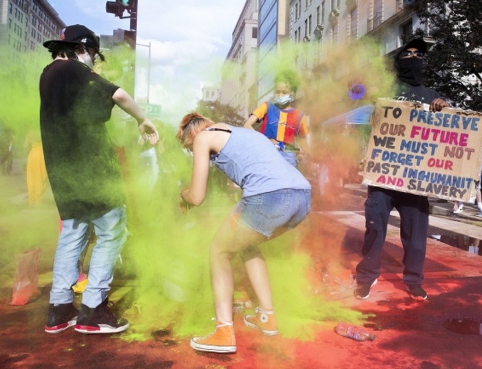 Polemika z J.K.  „ Czy Ameryka “Przeminęła z Wiatrem”