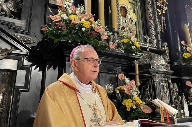 Biskup Antoni Długosz na Jasnej Górze, fot. Twitter/Jasna Góra News