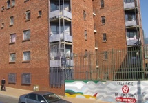 Johannesburg - dom zabezpieczony przed włamaniami, zdjęcie własne